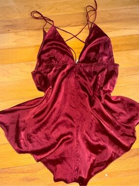 Women's Satin Lace-Trim Chemise in Wine